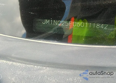 2006 Mazda Mx-5 Touring из США, поврежденный, VIN JM1NC25F060111842